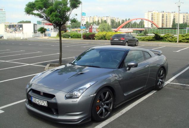 Nissan GT-R