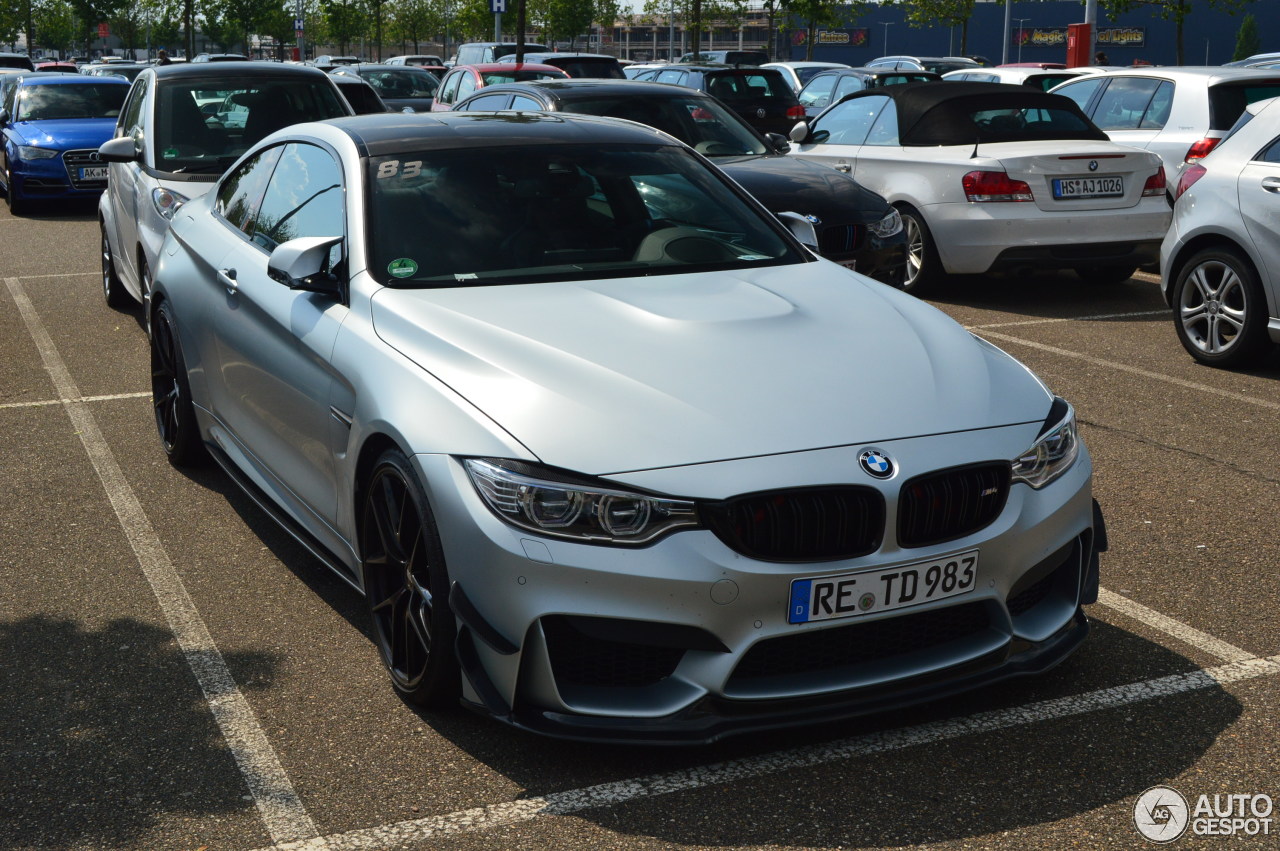 BMW M4 F82 Coupé Versus Performance