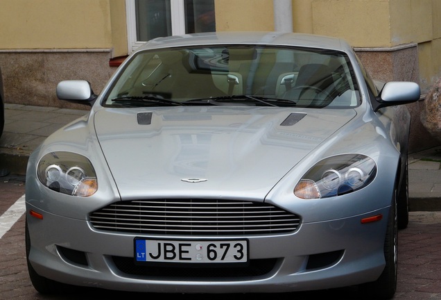 Aston Martin DB9