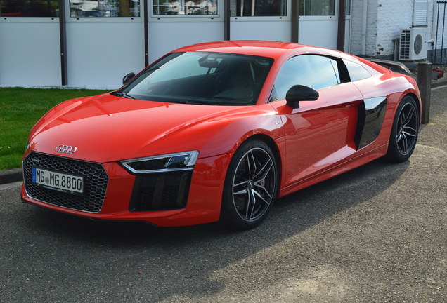 Audi R8 V10 Plus 2015