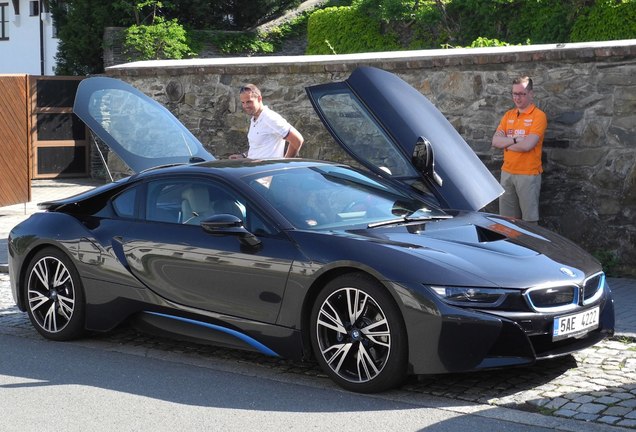 BMW i8