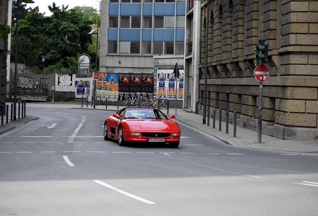 Ferrari F355 GTS