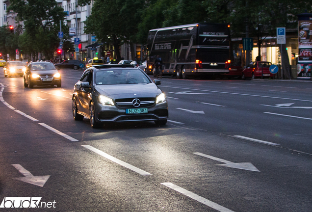 Mercedes-AMG A 45 W176 2015