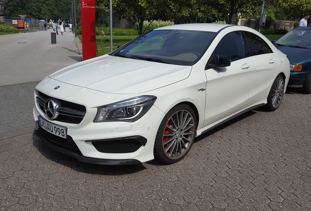 Mercedes-Benz CLA 45 AMG C117