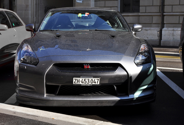 Nissan GT-R