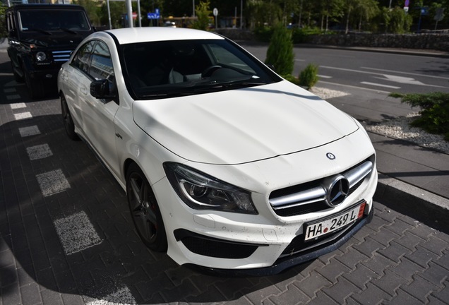 Mercedes-Benz CLA 45 AMG C117