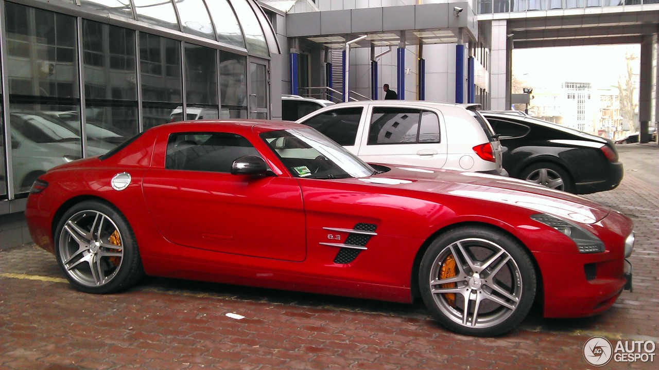 Mercedes-Benz SLS AMG