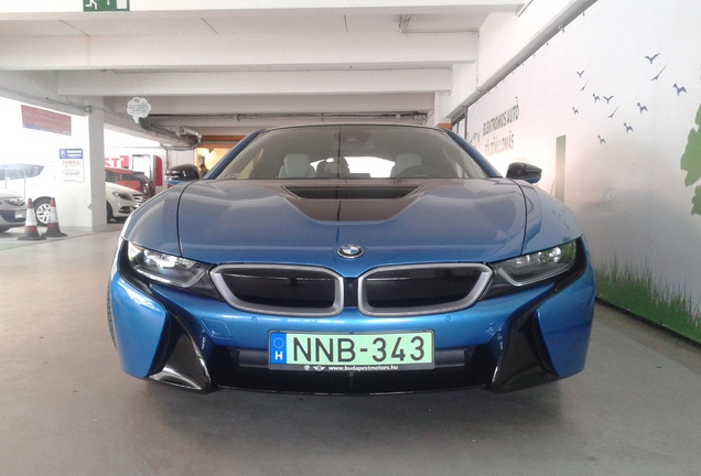 BMW i8