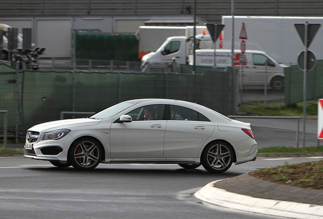 Mercedes-Benz CLA 45 AMG C117