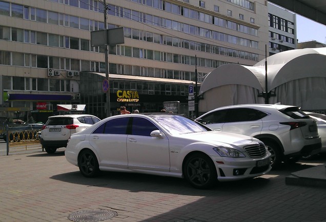 Mercedes-Benz S 63 AMG W221