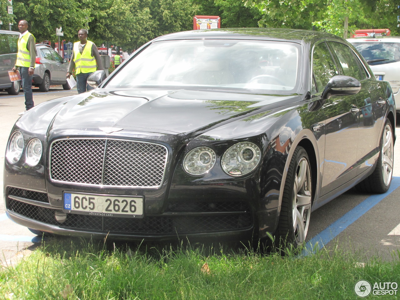 Bentley Flying Spur V8