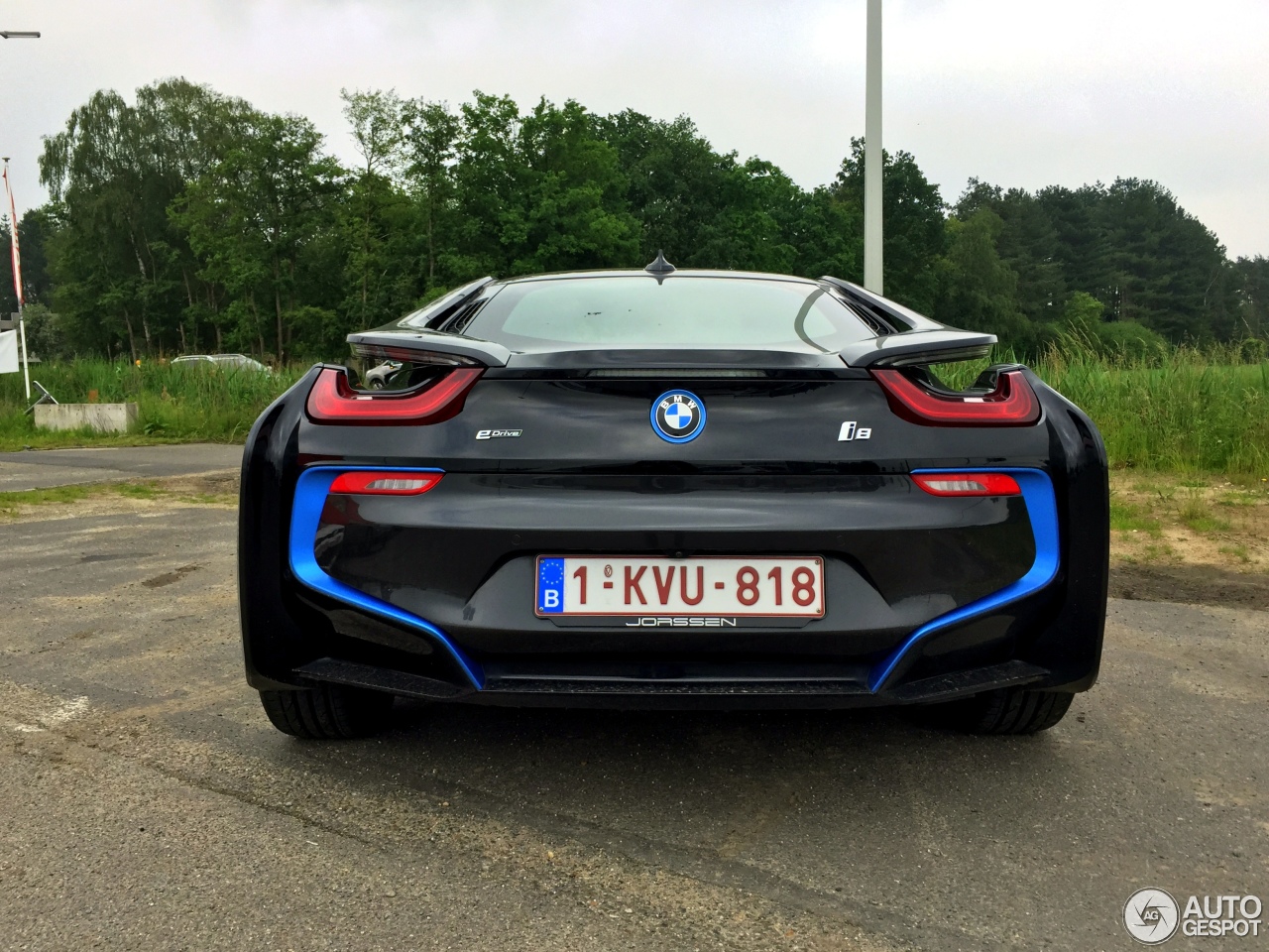 BMW i8