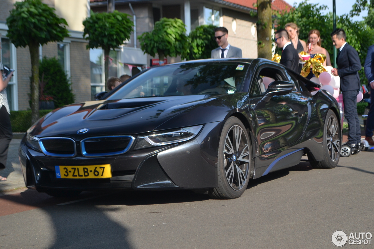 BMW i8