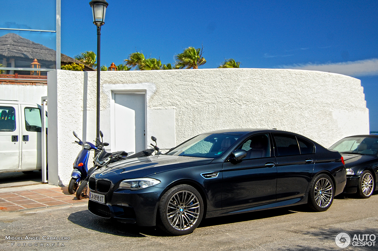 BMW M5 F10 2011