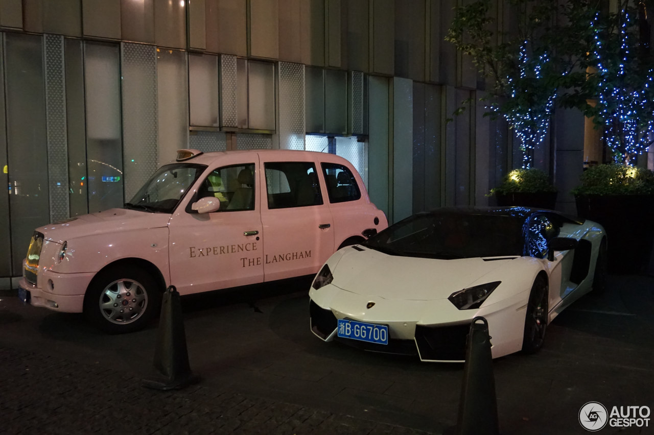 Lamborghini Aventador LP700-4