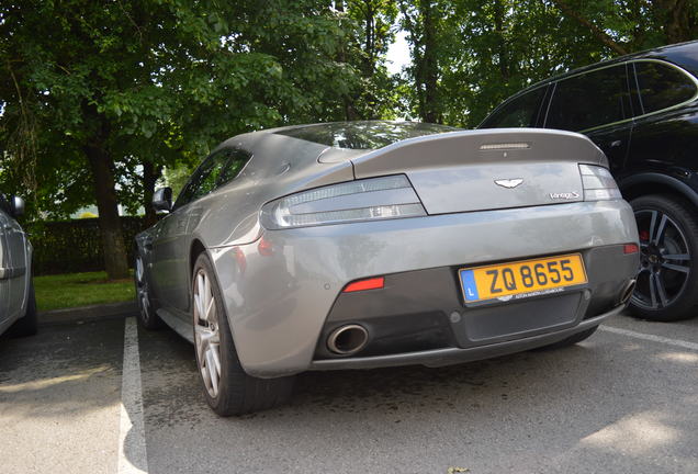 Aston Martin V8 Vantage S