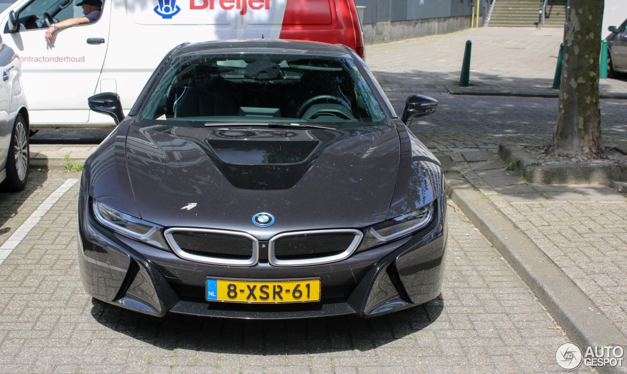 BMW i8