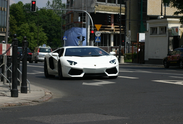 Lamborghini Aventador LP700-4