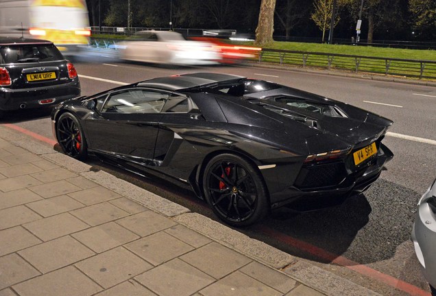 Lamborghini Aventador LP700-4 Roadster