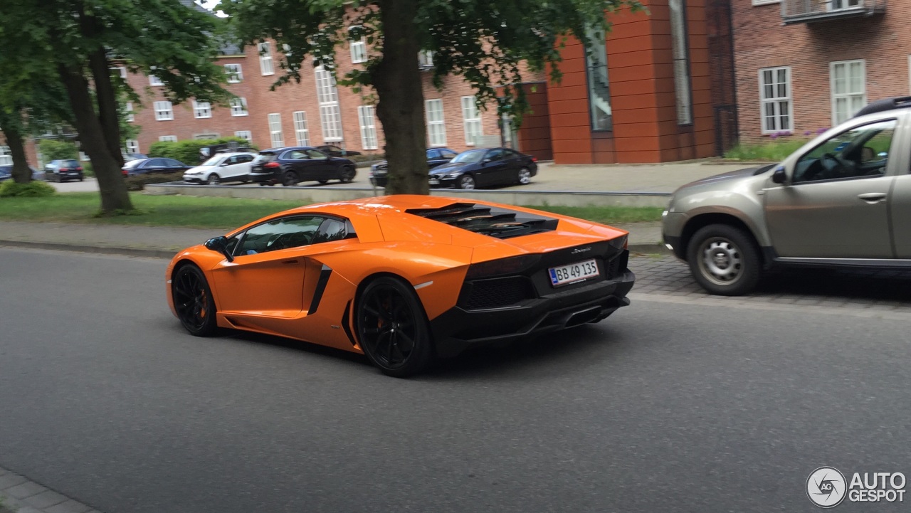 Lamborghini Aventador LP700-4