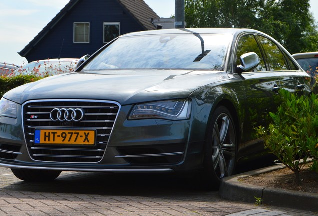 Audi S8 D4