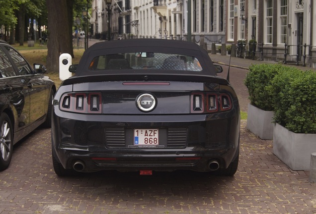 Ford Mustang GT Convertible 2013