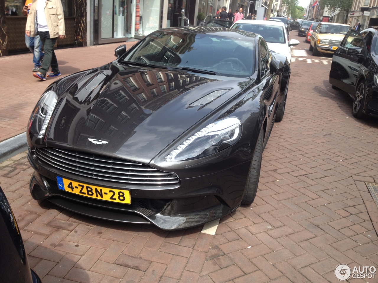 Aston Martin Vanquish 2013