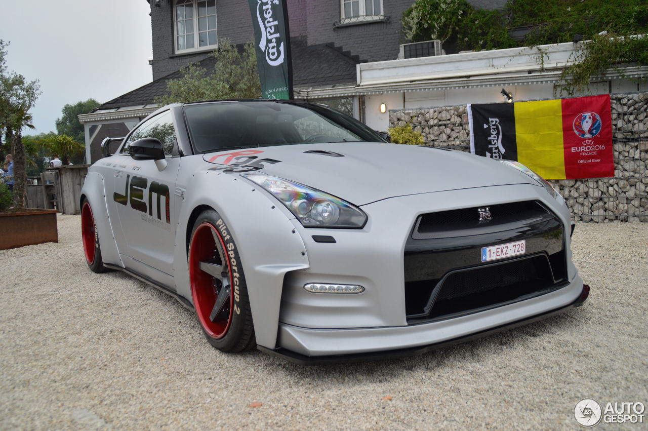 Nissan GT-R Liberty Walk Widebody