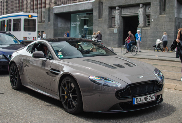 Aston Martin V12 Vantage S