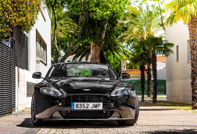 Aston Martin V8 Vantage 2012