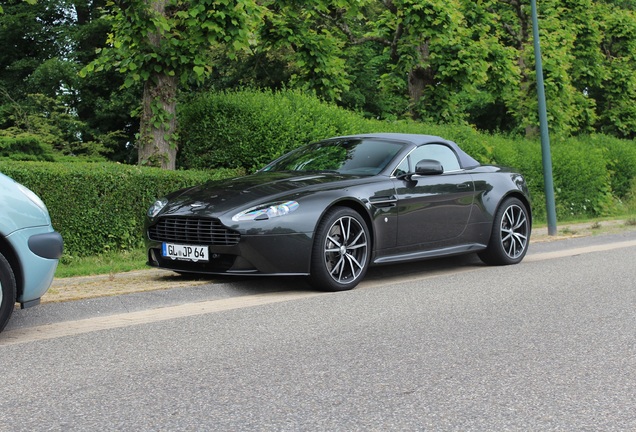 Aston Martin V8 Vantage Roadster 2012