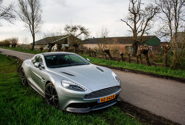 Aston Martin Vanquish 2013