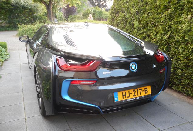 BMW i8