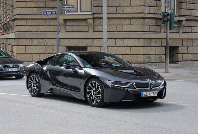 BMW i8