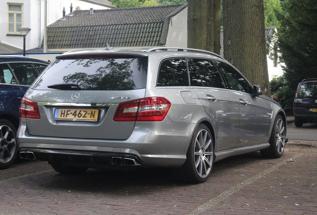 Mercedes-Benz E 63 AMG S212 V8 Biturbo