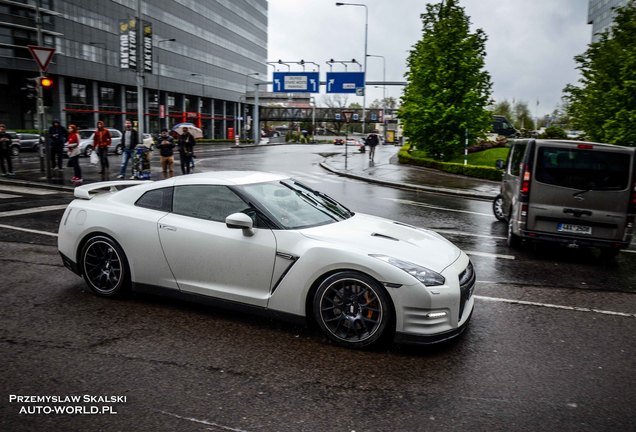 Nissan GT-R 2011