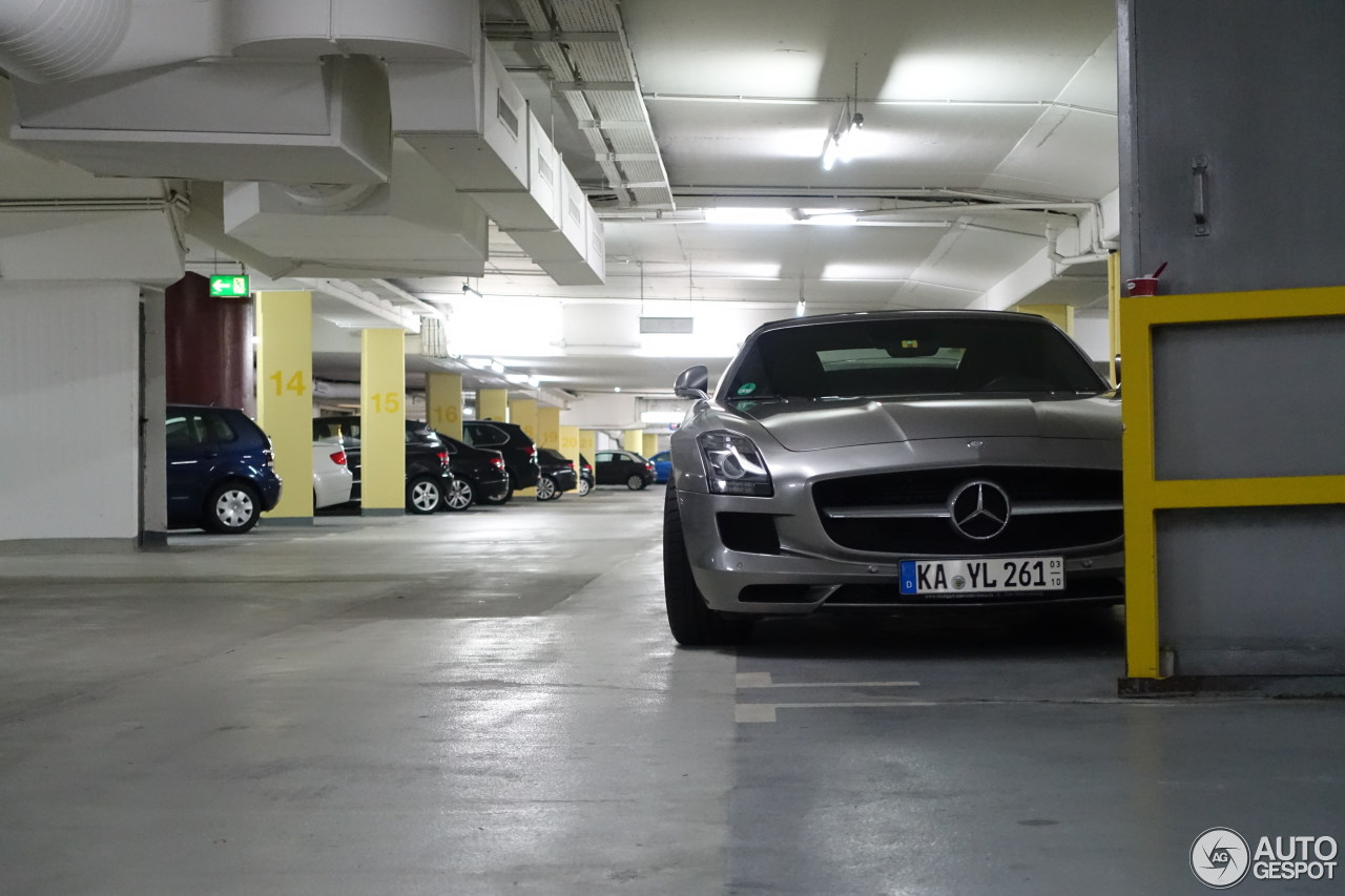 Mercedes-Benz SLS AMG Roadster