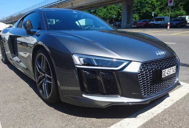 Audi R8 V10 Plus 2015