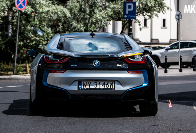 BMW i8