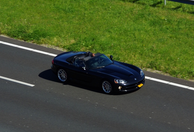 Dodge Viper SRT-10 Roadster 2003