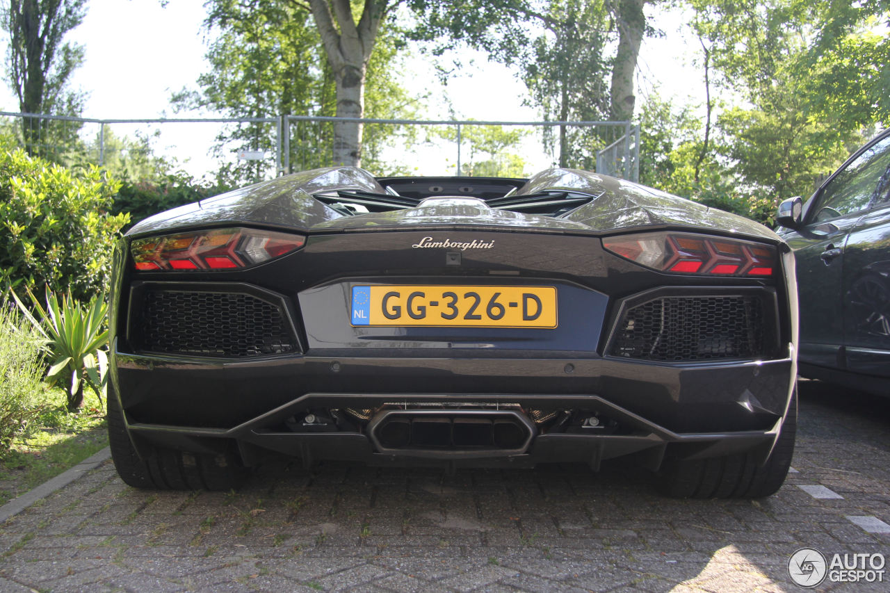 Lamborghini Aventador LP700-4 Roadster