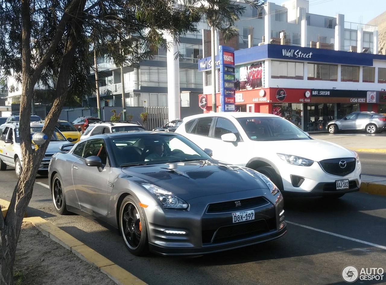 Nissan GT-R 2011