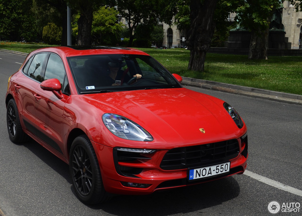 Porsche 95B Macan GTS