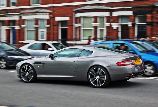 Aston Martin DB9