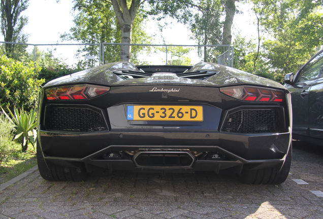 Lamborghini Aventador LP700-4 Roadster