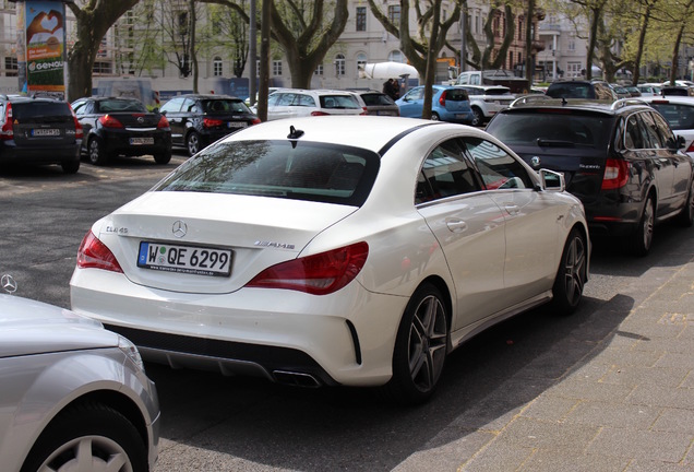 Mercedes-Benz CLA 45 AMG C117