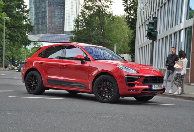 Porsche 95B Macan GTS