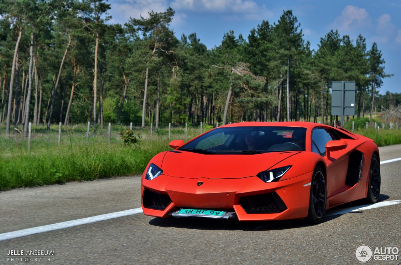 Lamborghini Aventador LP700-4