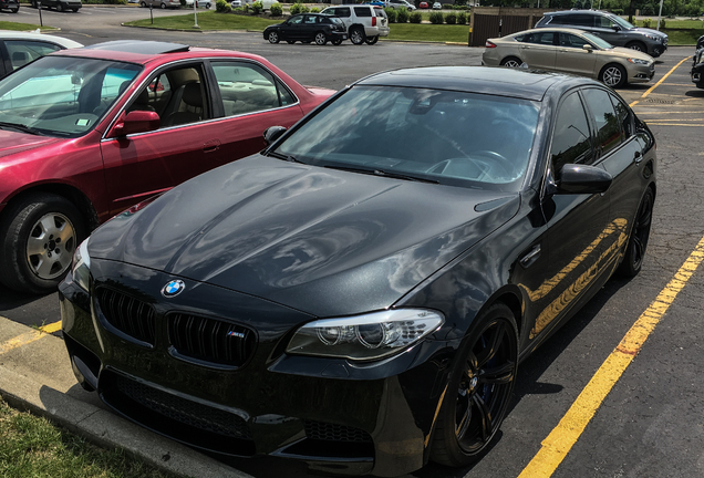 BMW M5 F10 2011