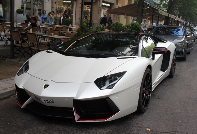 Lamborghini Aventador LP700-4 Pirelli Edition